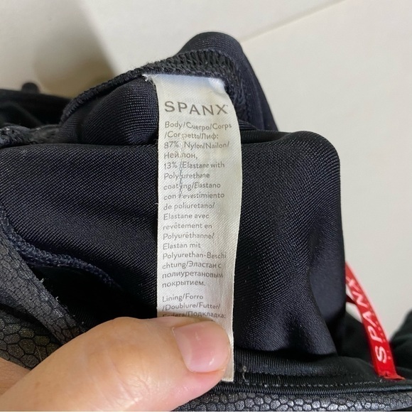 Spanx Faux Leather Pebbled Leggings Size Small - Picture 9 of 9